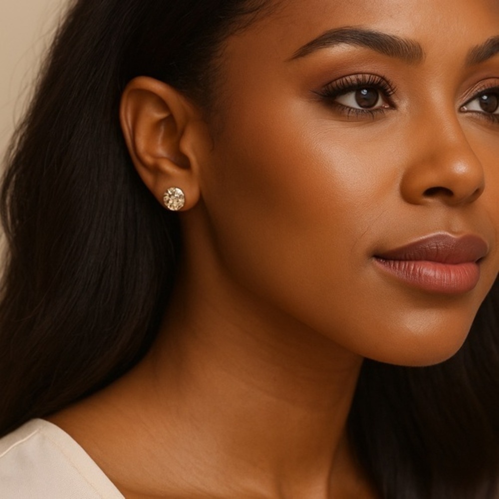 ✨ Champagne Crystal Stud Earrings – Neutral Sparkle Everyday Jewelry
